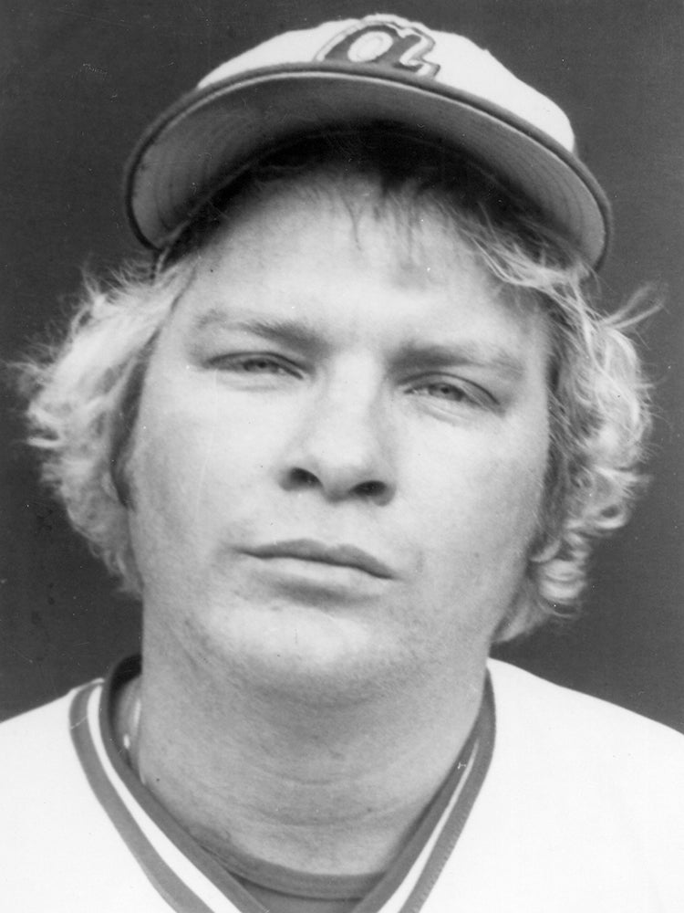 Head and shoulders portrait of Bob Horner in Braves uniform